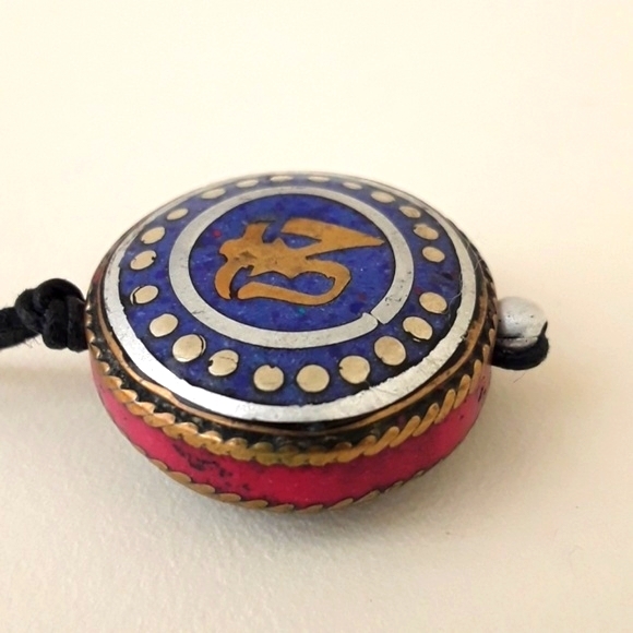 OM SYMBOL NECKLACE - Picture 3 of 8